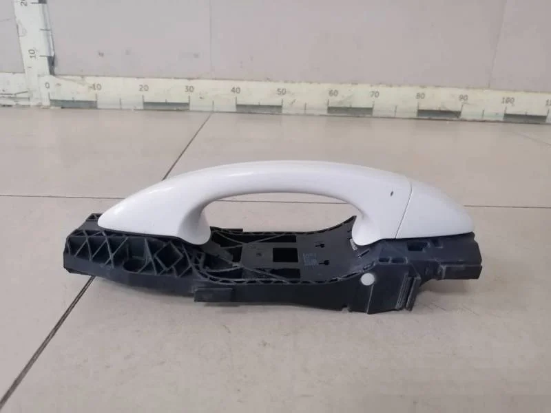 Ручка двери задней наружная левая Skoda Octavia (A7) 2013>