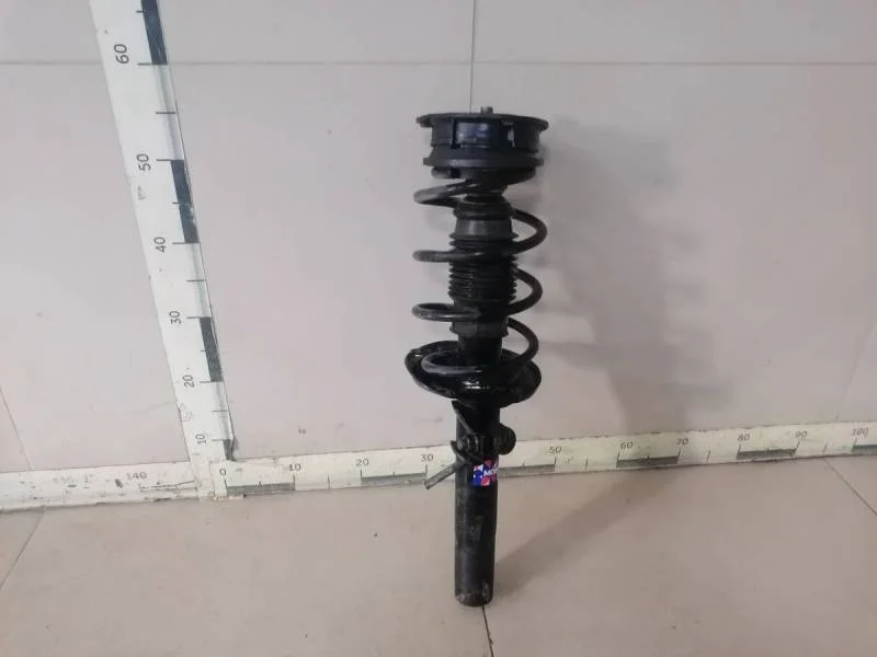 Амортизатор передний Skoda Octavia (A7) 2013>