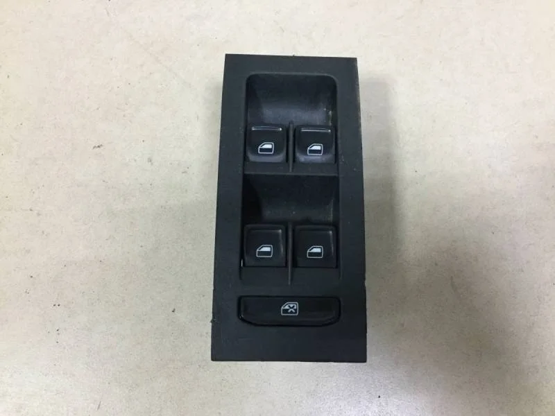 Блок управления стеклоподъемниками Skoda Octavia (A7) 2013>