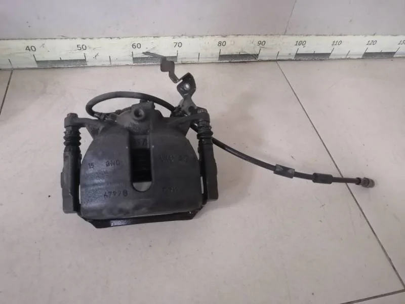 Суппорт передний правый Skoda Octavia (A7) 2013>