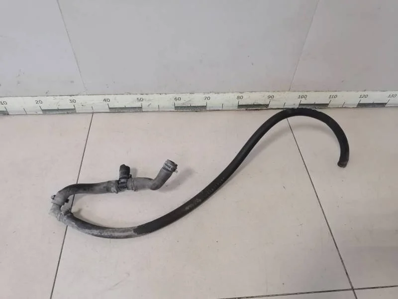 Тройник системы охлаждения Skoda Octavia (A7) 2013>