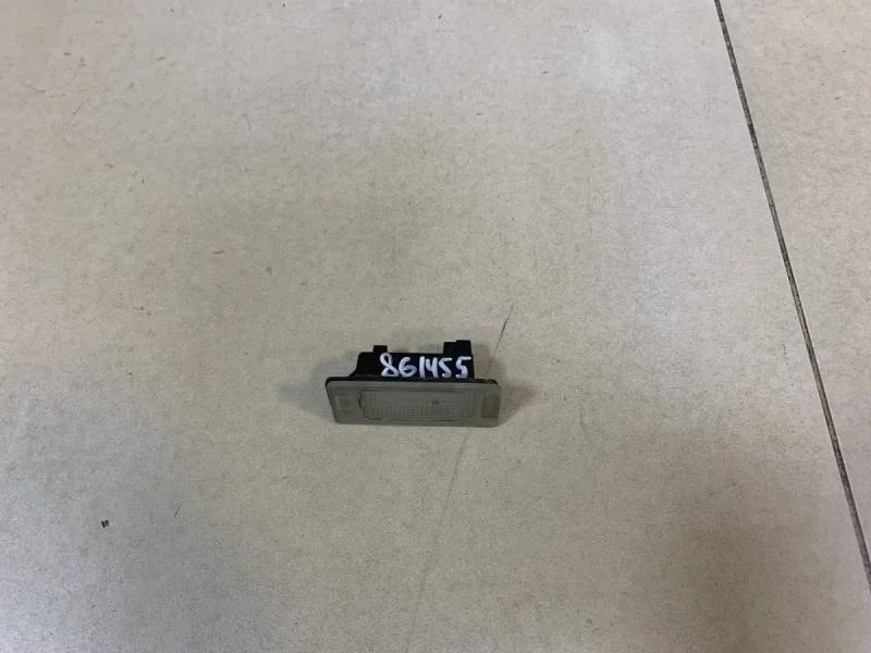 Фонарь подсветки номера Skoda Octavia (A7) 2013>