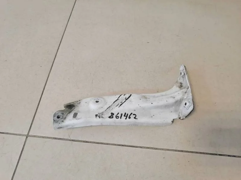 Кронштейн крепления крыла Skoda Octavia (A7) 2013>