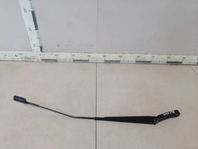 Поводок стеклоочистителя передний правый Skoda Octavia (A7) 2013>