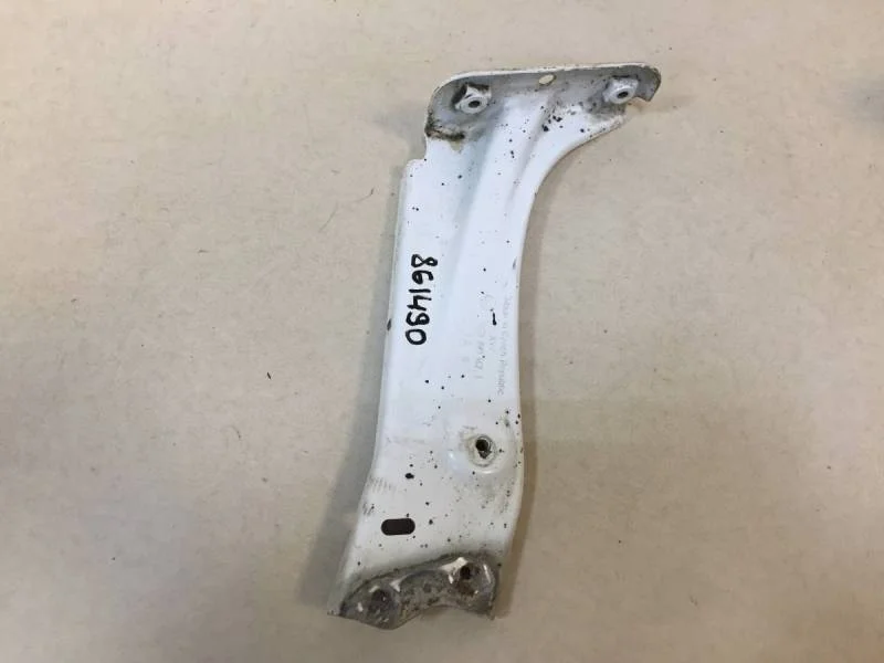 Кронштейн крепления крыла Skoda Octavia (A7) 2013>