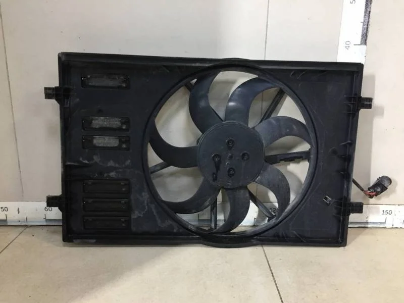 Диффузор вентилятора Skoda Octavia (A7) 2013>