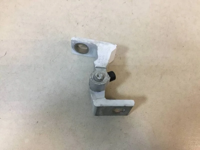 Петля двери Skoda Octavia (A7) 2013>