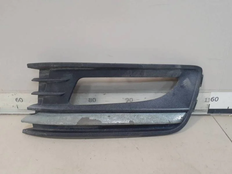 Решетка в бампер левая Volkswagen Polo (Sed RUS) 2011>