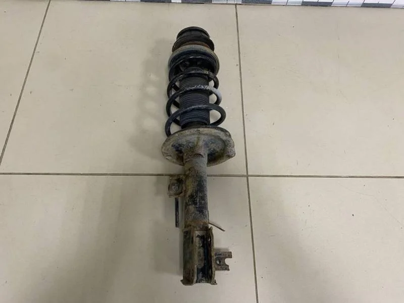 Амортизатор передний правый Suzuki SX4 2006-2013