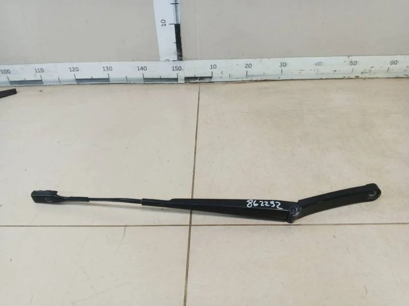 Поводок стеклоочистителя передний левый Skoda Octavia (A7) 2013>