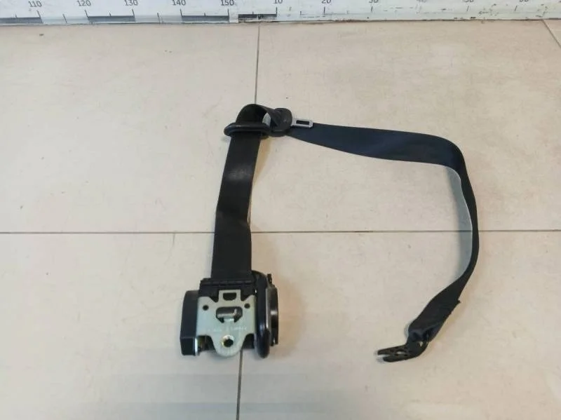 Ремень безопасности с пиропатроном Skoda Octavia (A7) 2013>