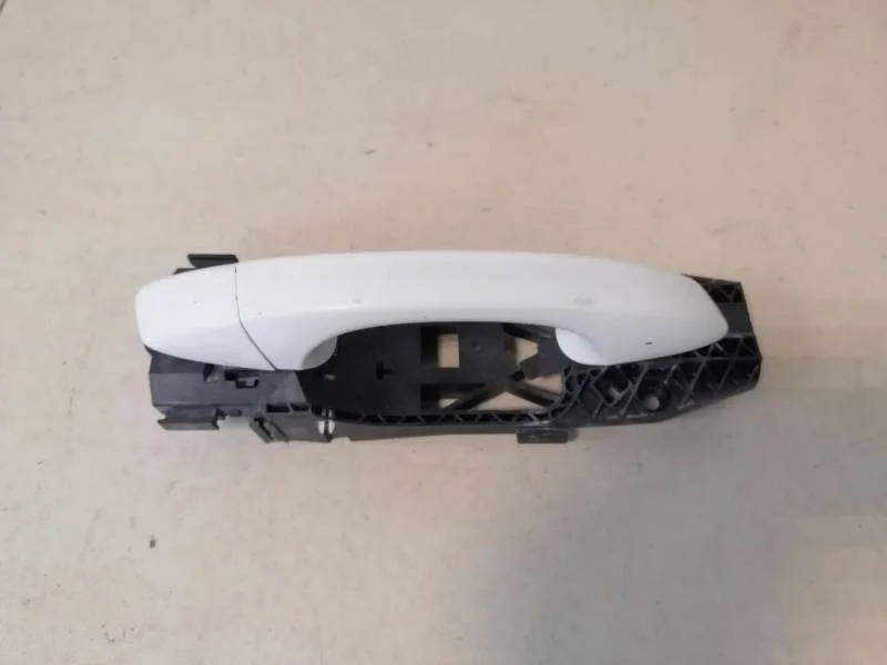 Ручка двери передней наружная правая Skoda Octavia (A7) 2013>