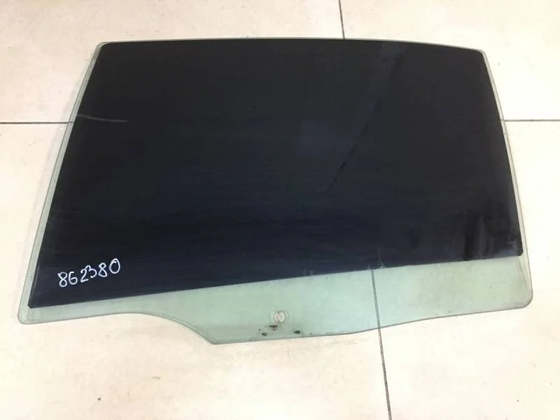 Стекло двери задней левой Skoda Octavia (A7) 2013>