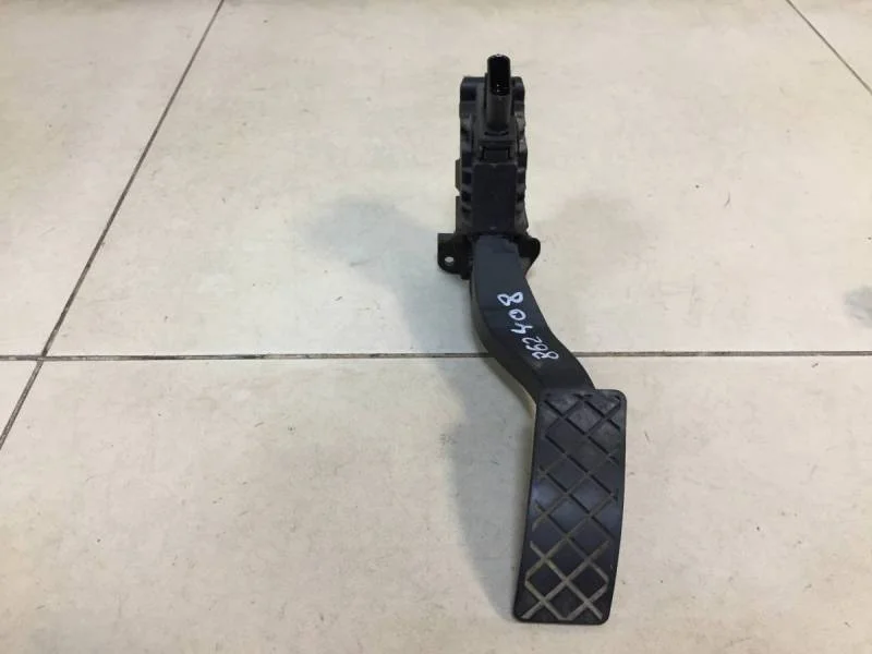 Педаль газа Skoda Octavia (A7) 2013>