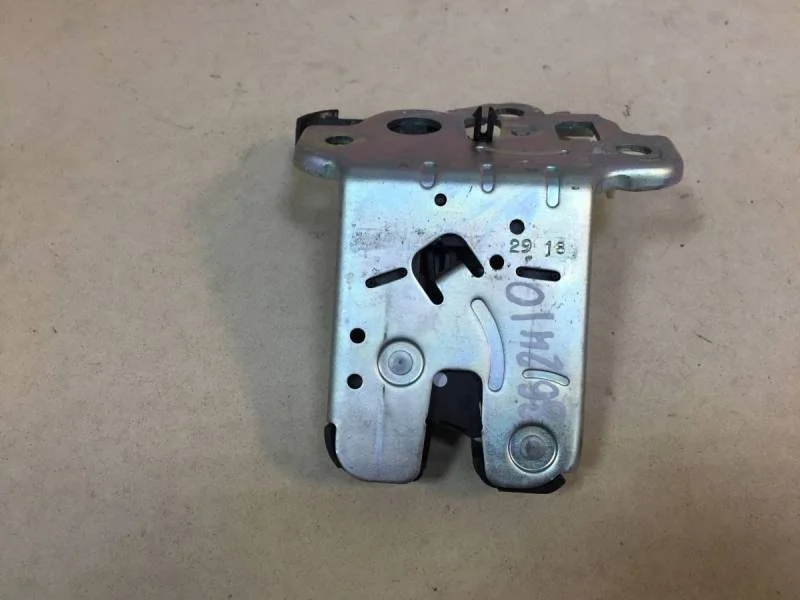 Замок багажника Skoda Octavia (A7) 2013>