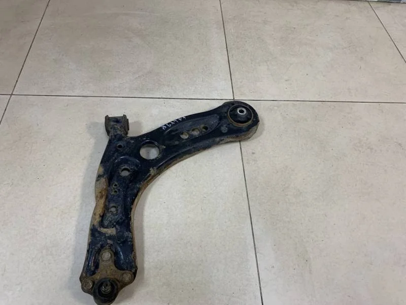 Рычаг передний левый Skoda Octavia (A7) 2013>