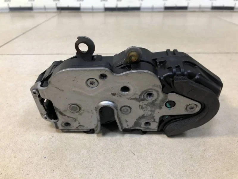 Замок двери передней левой Opel Mokka 2012>