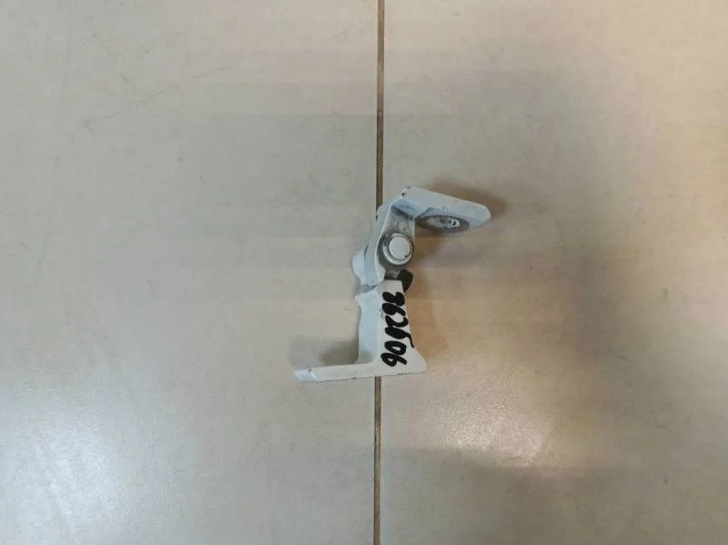 Петля двери задней правой нижняя Skoda Octavia (A7) 2013>