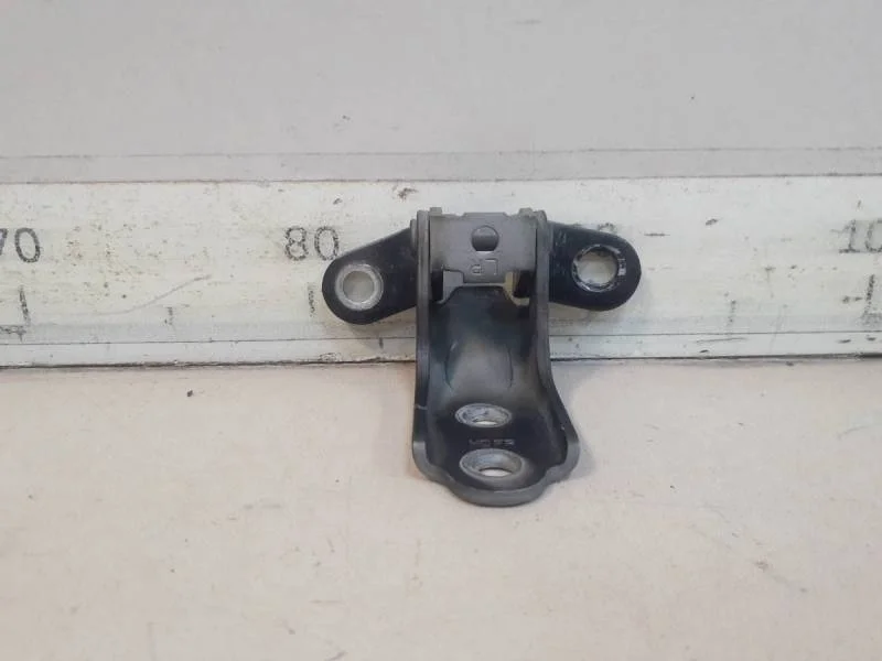 Петля двери передней правой нижняя Hyundai ix35 (LM) 2010-2015