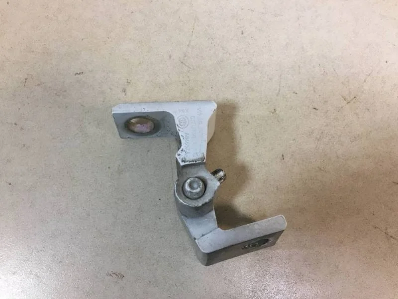 Петля двери Skoda Octavia (A7) 2013>