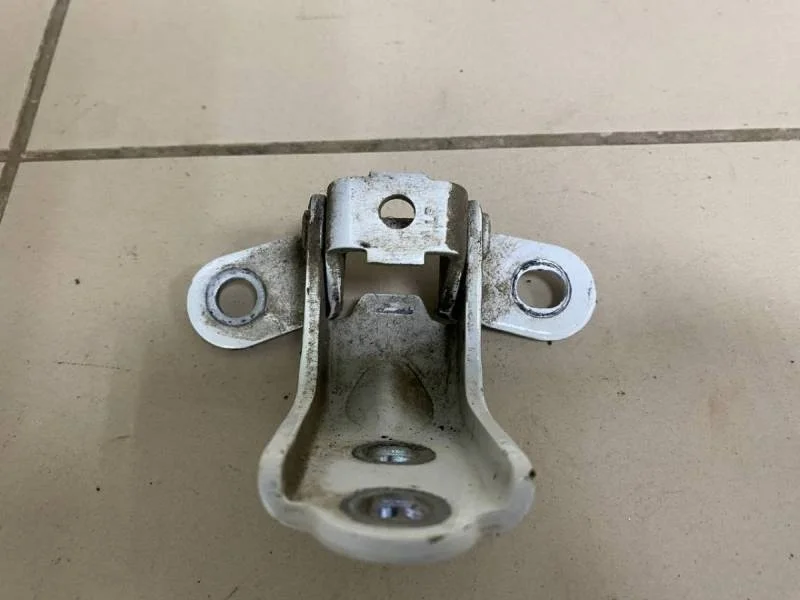 Петля двери задней правой нижняя Hyundai Solaris 2010-2017