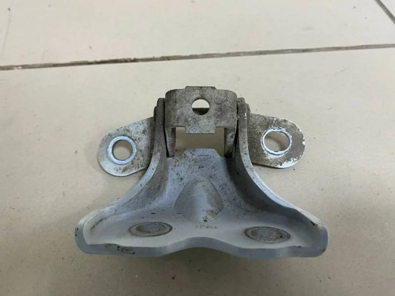 Петля двери передней правой нижняя Hyundai Solaris 2010-2017