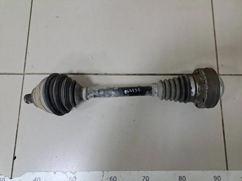 Полуось передняя левая Volkswagen Passat B6 2005-2010