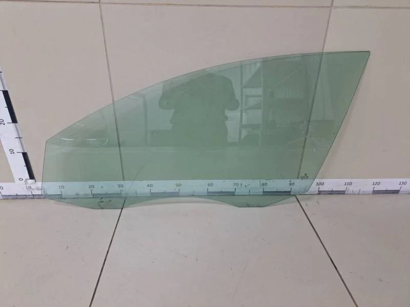 Стекло двери передней левой Volkswagen Passat B6 2005-2010