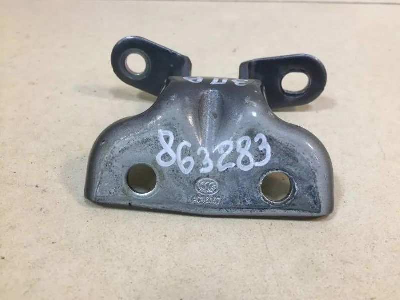 Петля двери задней правой верхняя Hyundai Creta 2016>