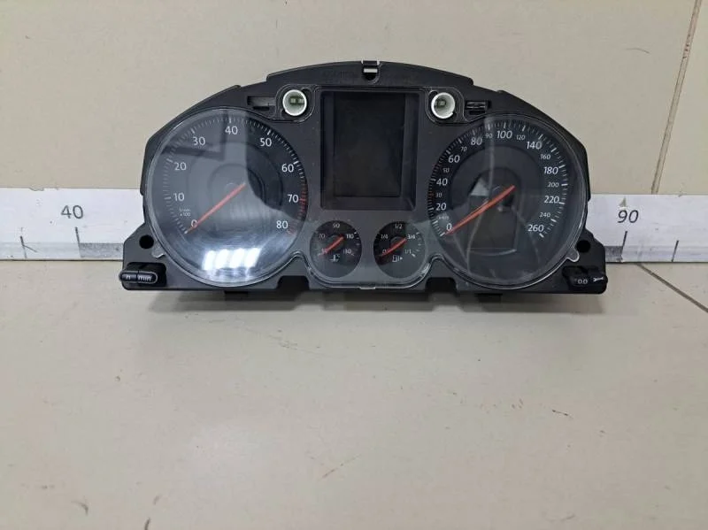 Панель приборов Volkswagen Passat B6 2005-2010