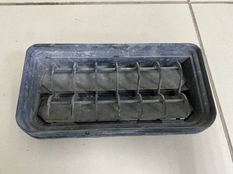 Решетка вентиляционная Volkswagen Passat B6 2005-2010