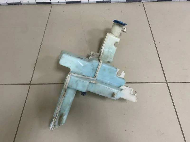 Бачок омывателя лобового стекла Volkswagen Passat B6 2005-2010