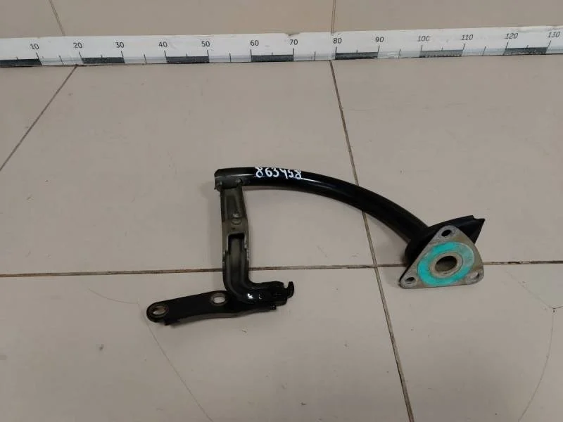 Петля крышки багажника Volkswagen Passat B6 2005-2010