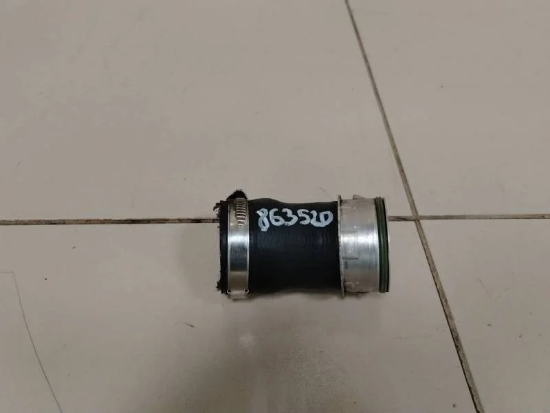 Патрубок интеркулера Volkswagen Passat B6 2005-2010