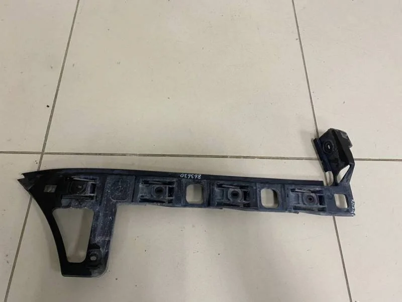 Направляющая заднего бампера правая Volkswagen Passat B6 2005-2010