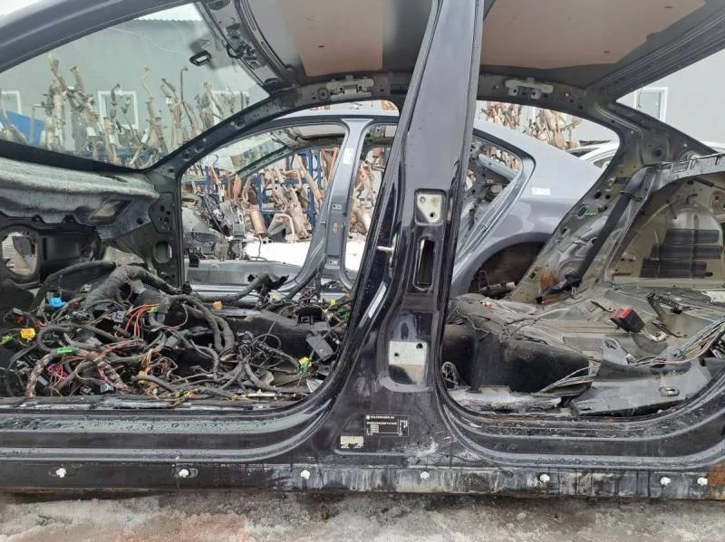 Порог со стойкой левый Volkswagen Passat B6 2005-2010