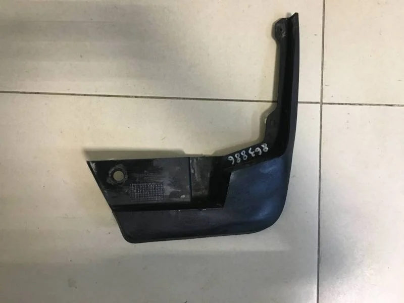 Брызговик передний правый Renault Logan (2) 2014>