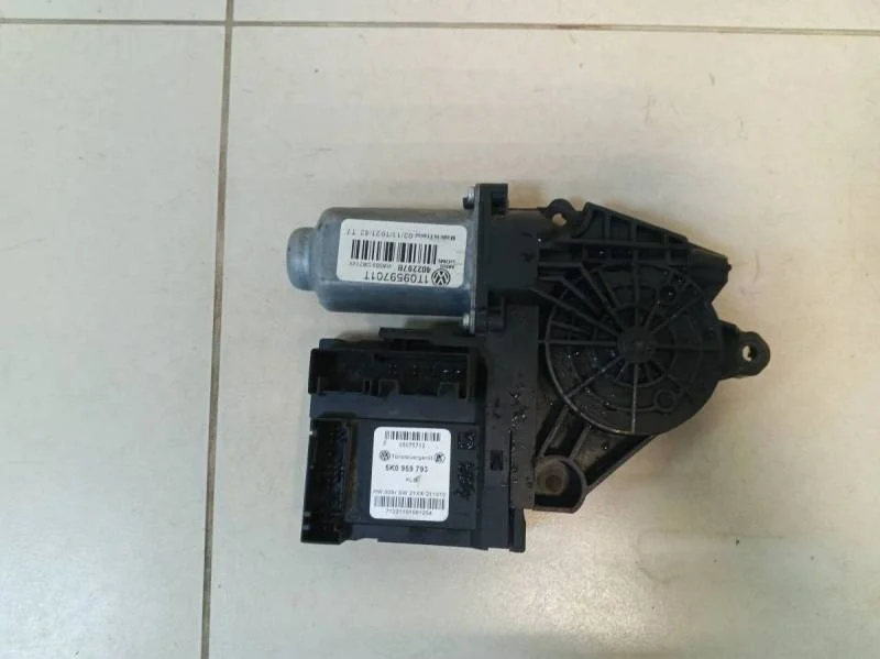 Моторчик стеклоподъемника Skoda Octavia (A5 1Z-) 2004-2013