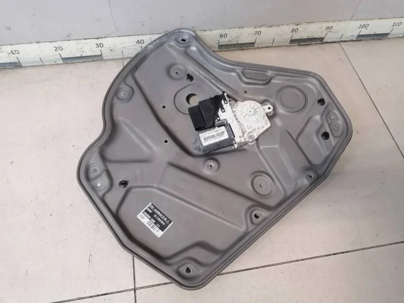 Стеклоподъемник электр. задний правый Skoda Octavia (A5 1Z-) 2004-2013