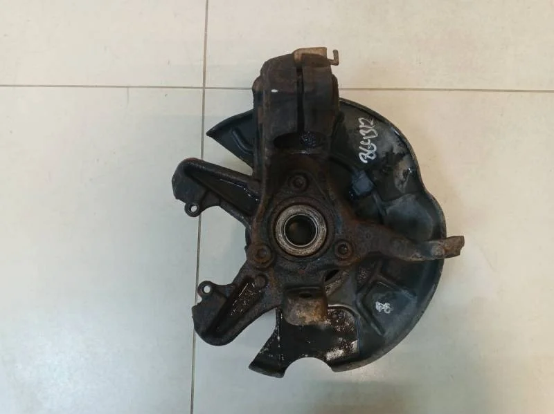 Кулак поворотный передний правый Skoda Octavia (A5 1Z-) 2004-2013