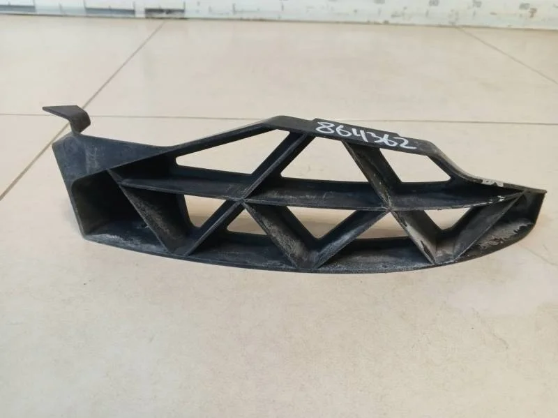 Направляющая заднего бампера левая Skoda Octavia (A5 1Z-) 2004-2013