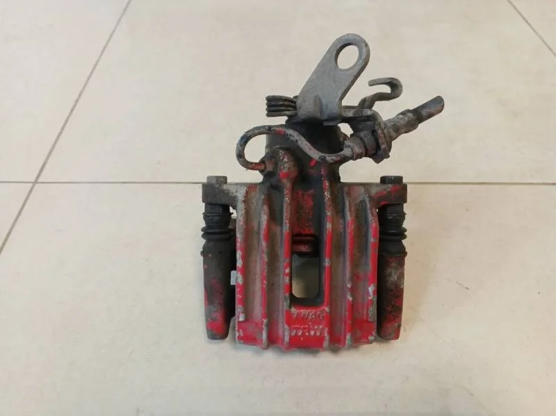 Суппорт задний левый Skoda Octavia (A5 1Z-) 2004-2013