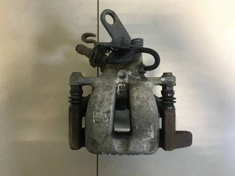 Суппорт задний правый Volkswagen Jetta (1K) 2006-2011