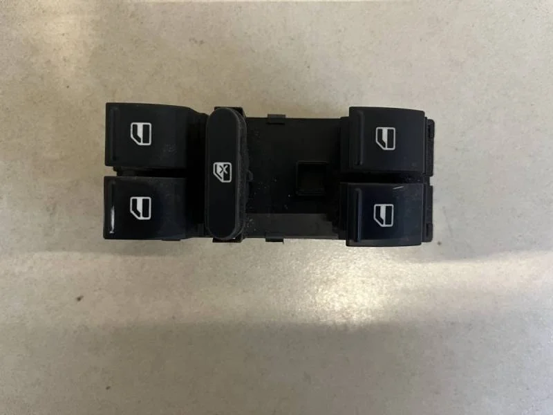 Блок управления стеклоподъемниками Volkswagen Jetta (1K) 2006-2011