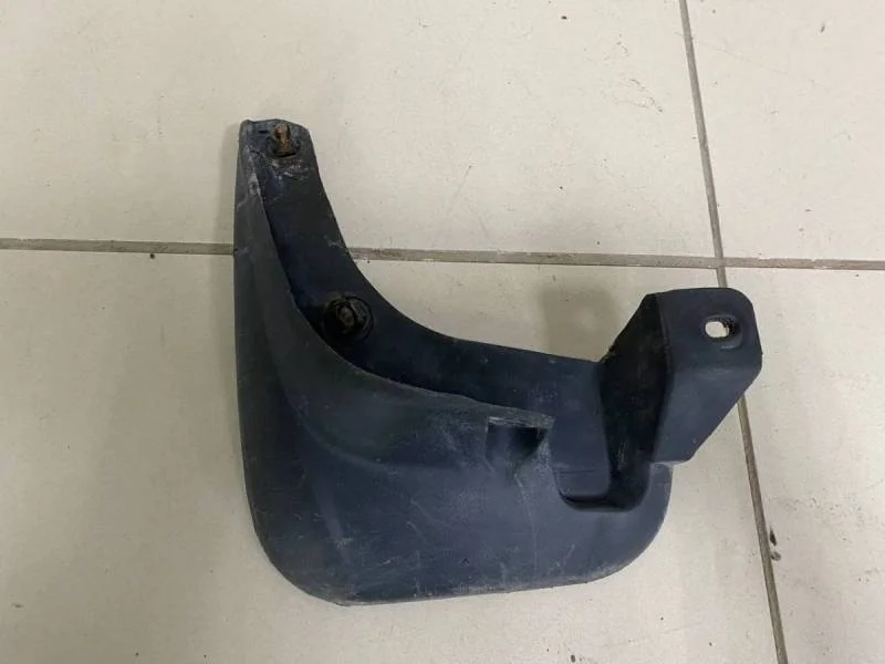 Брызговик передний левый Hyundai Getz 2002-2010