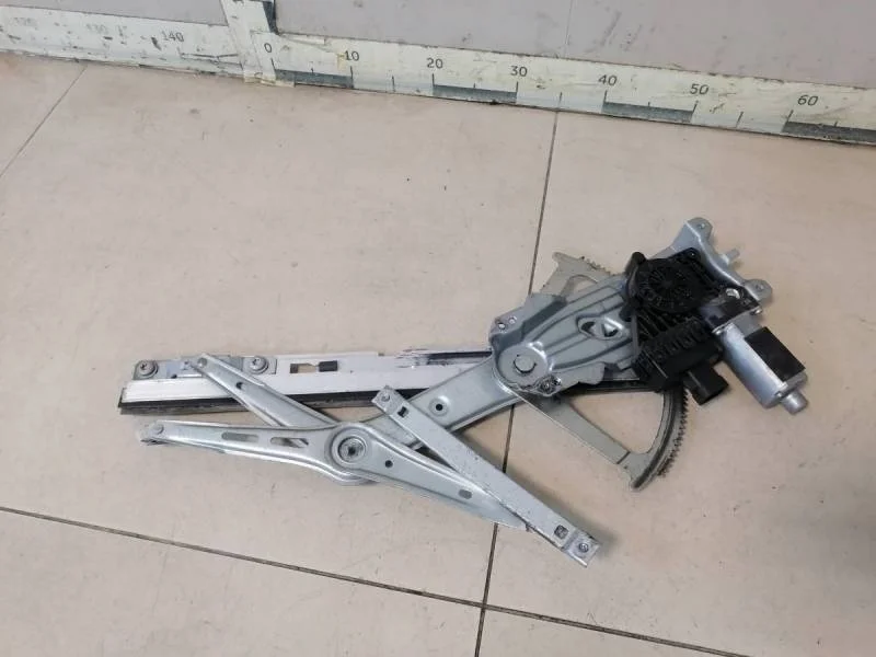 Стеклоподъемник электр. передний левый Opel Astra H / Family 2004-2015