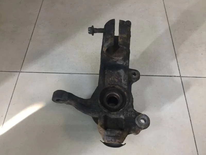 Кулак поворотный передний левый Ford Mondeo 4 2007-2015