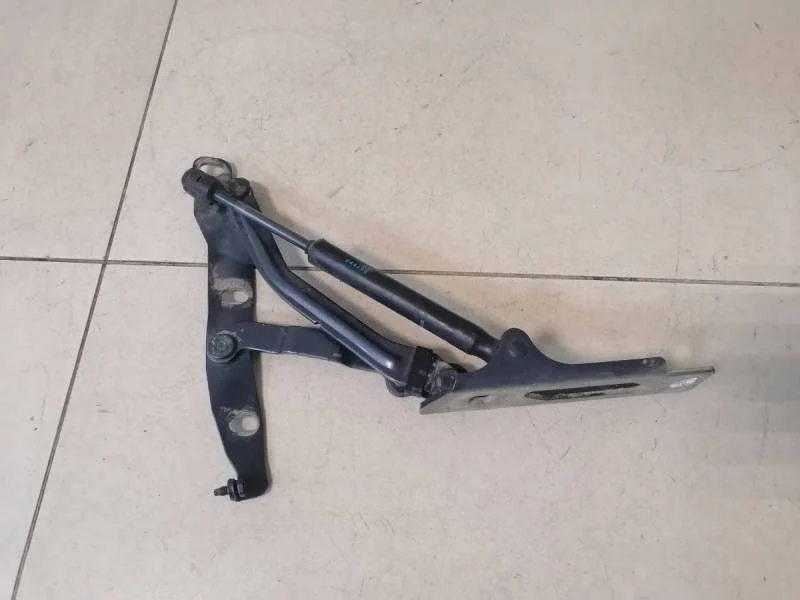 Петля крышки багажника Opel Astra H / Family 2004-2015