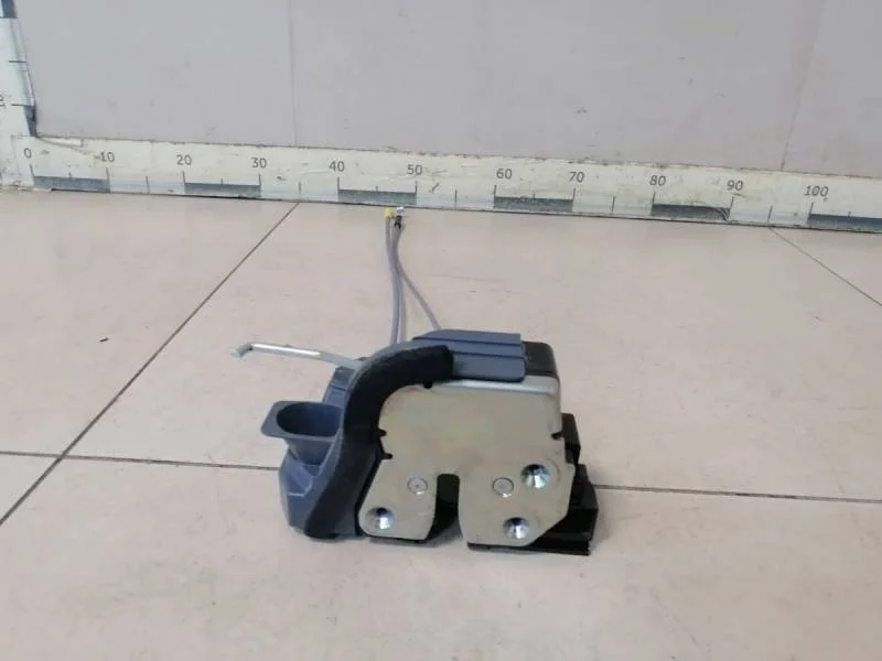 Замок двери передней правой Hyundai Solaris 2017>