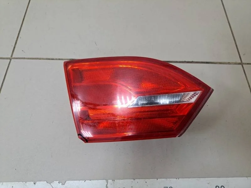 Фонарь задний внутренний левый Volkswagen Jetta (5K) 2011>
